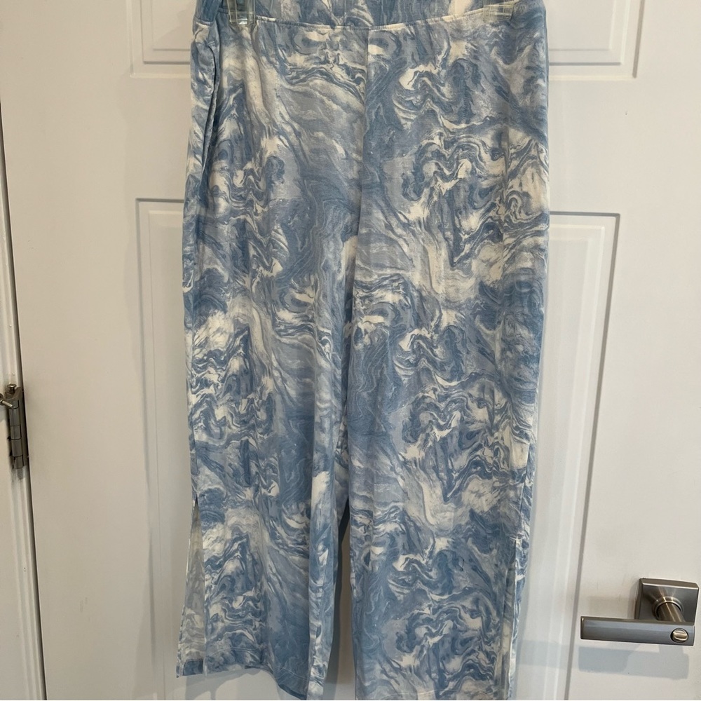 Soma Lounge Cropped pants Sz Lg